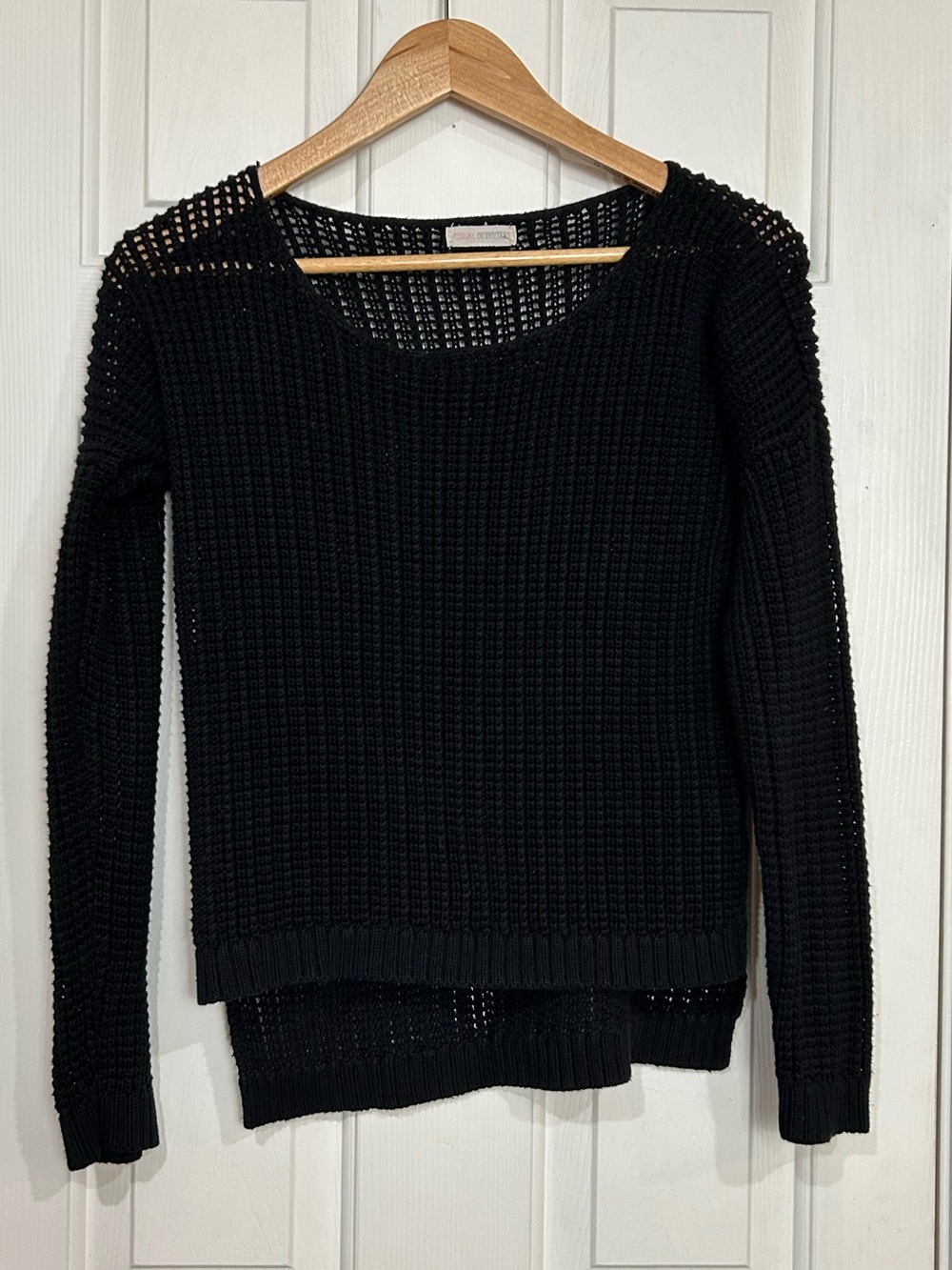 Zenana Outfitters Black Open Knit High-Low Scoop Neck Sweater M⁠